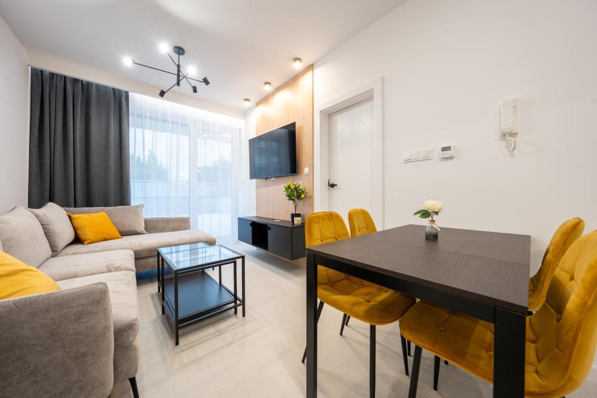 Miodowy Apartament Z Duzym Tarasem W Rewalu, Blisko Morza Exterior foto